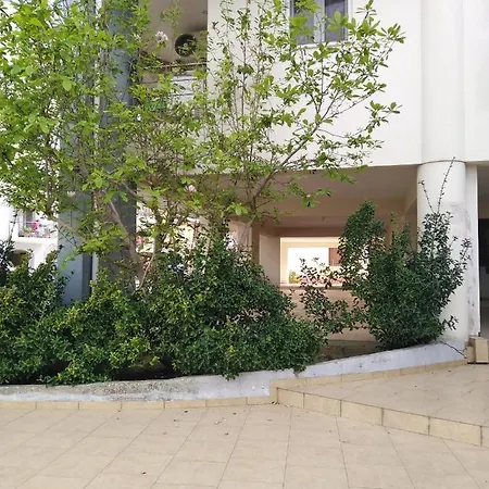 Hommie Apartment *